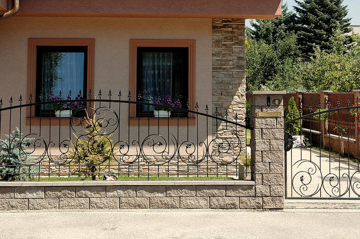 12 Skala zvrasnena hnedasty melir.jpg