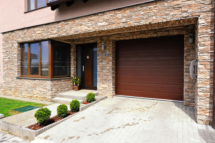 17 Skala zvrasnena hnedasty melir.jpg