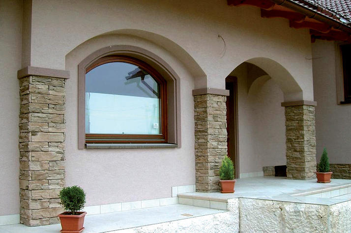 18 Skala zvrasnena hnedasty melir.jpg